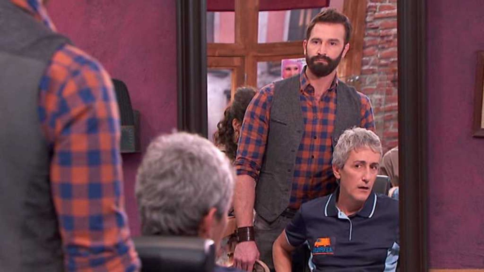 La Peluquería - El pelo de Raúl - ver ahora