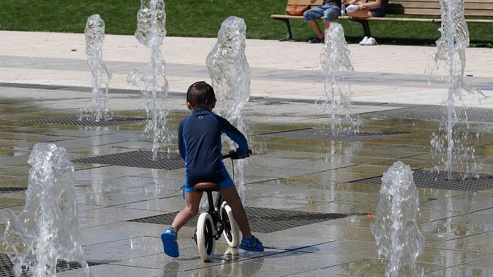 El tiempo - Un total de 10 provincias estarán en riesgo por  fuertes lluvias en el nordeste y otras 7 por el calor