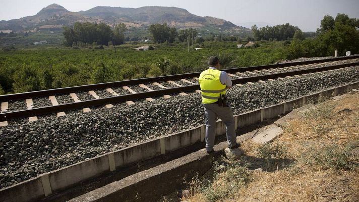 Telediario 1 - Las cámaras de la estación de tren grabaron andando sola a la niña hallada muerta en Málaga
