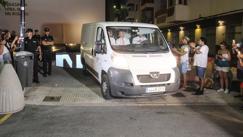 Los restos mortales de Ángel Nieto se encuentran en el tanatorio de Ibiza - Informativo 24h | Ver