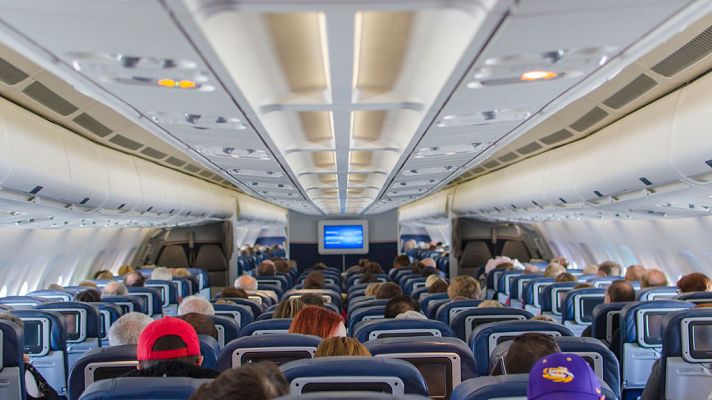 Telediario 1 - Más espacio entre los asientos de los aviones