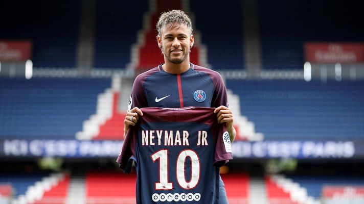 Telediario 1 - Neymar se presenta como nuevo jugador del PSG