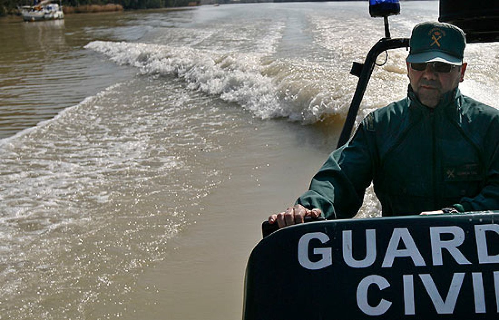 Buscan a Marta en la desembocadura del río | Ver