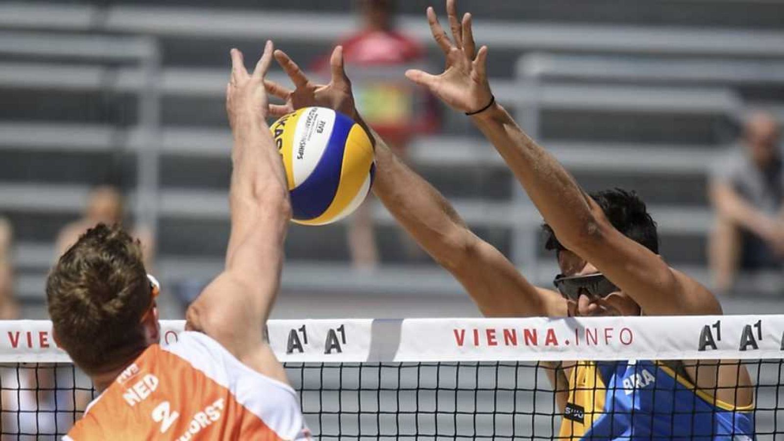 Voley playa - Campeonato del Mundo Masculino: 1ª Semifinal: Holanda-Brasil