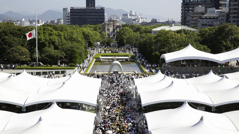 La ciudad de Hiroshima ha celebrado un multitudinario homenaje a las más de 300.000 víctimas de la bomba atómica.