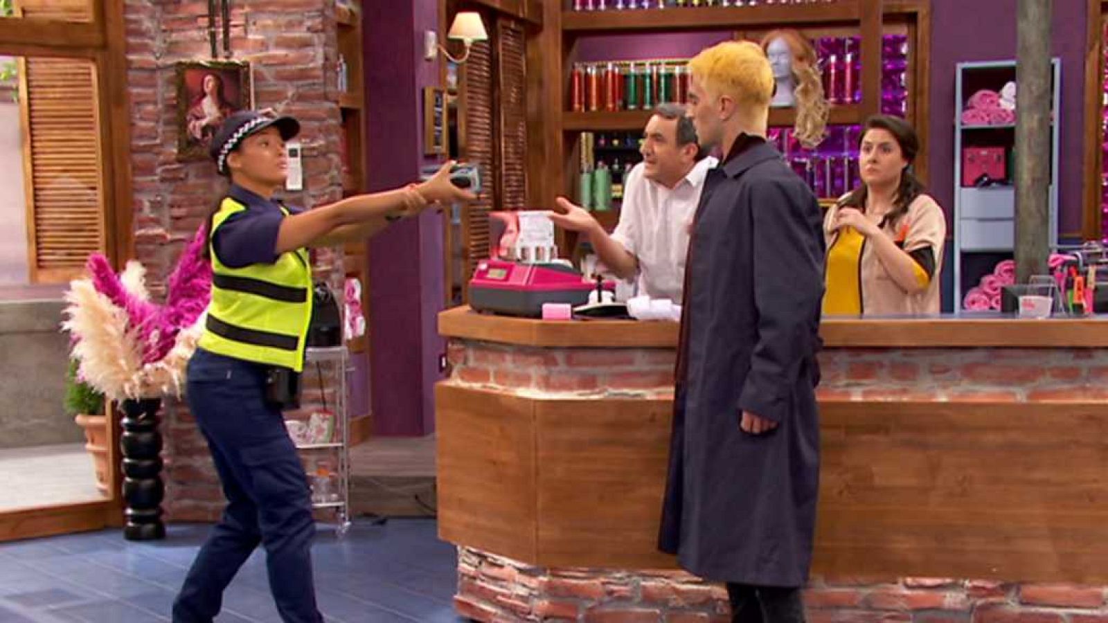 La Peluquería - Quien peina a un ladrón - ver ahora