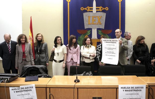 Telediario 1 - Telediario en 4' - 18/02/09