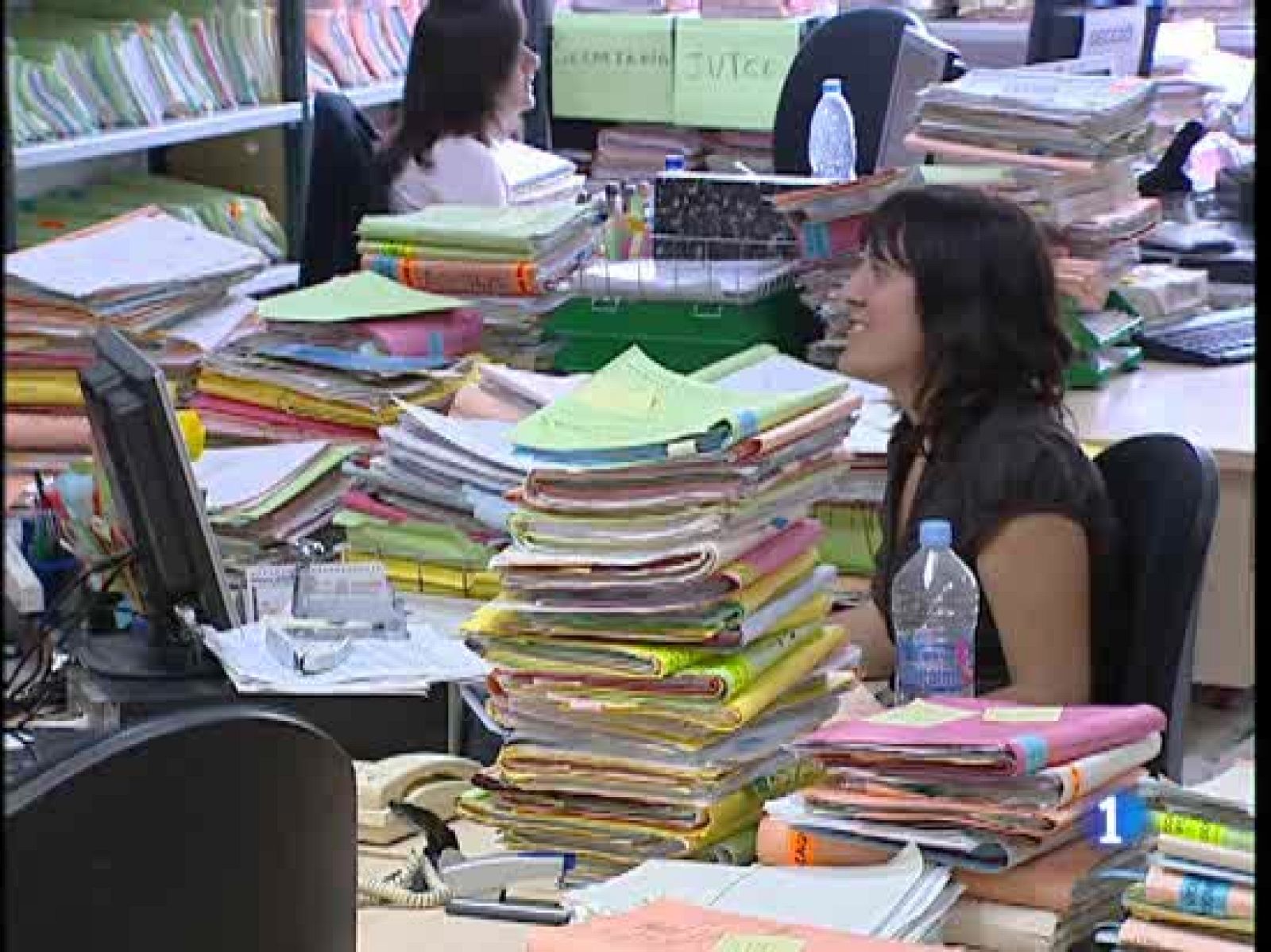 El exceso de trabajo, denuncian los jueces, bloquea los juzgados | Ver