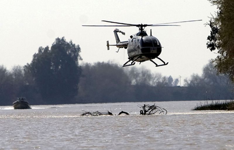 Continúa sin descanso, por agua y por tierra, la búsqueda del cuerpo de Marta del Castillo