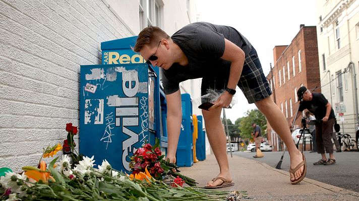 Telediario 1 - Tres muertos y decenas de heridos en Virginia