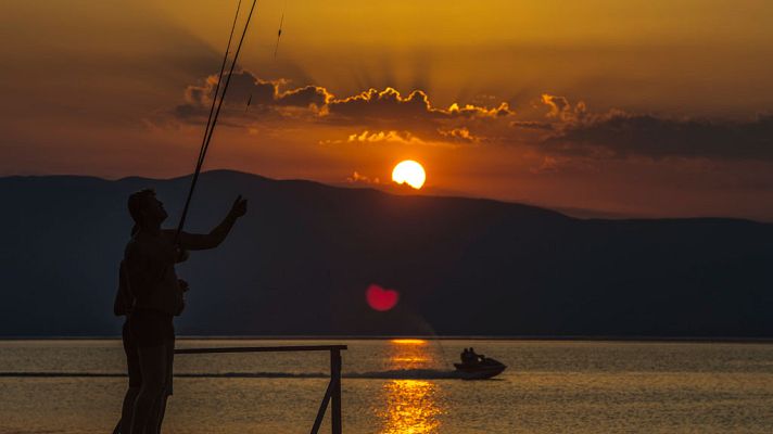El tiempo - Poco nuboso o con intervalos de nubes medias y altas en el resto de la Península