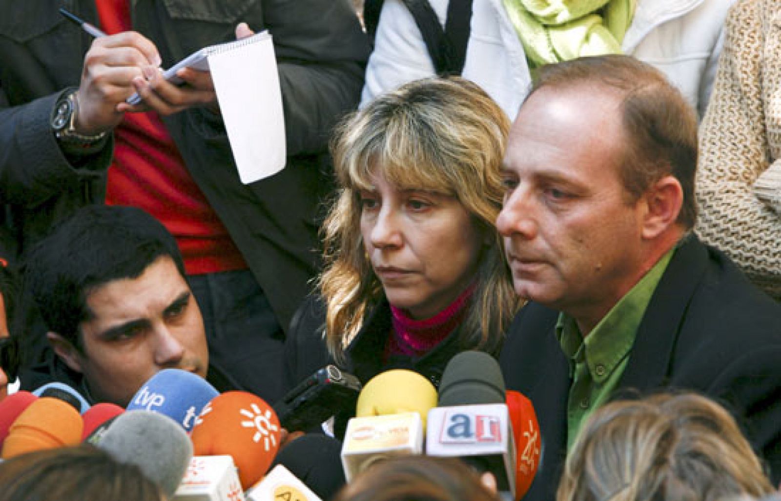 Los padres de Marta del Castillo expresan su dolor a los medios de comunicación | Ver