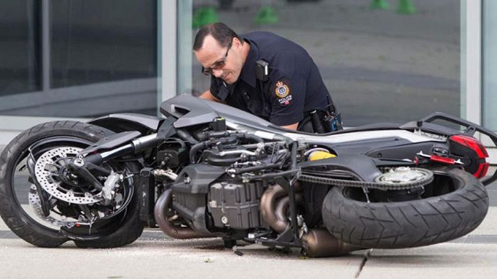 Telediario 1 - La tragedia ha sembrado el rodaje de la segunda parte de Deadpool: la película con el héroe más irreverente de Marvel