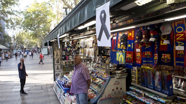 Telediario 1 - Atentados en Cataluña | Los propietarios de negocios en Las Ramblas relatan los momentos de terror vividos