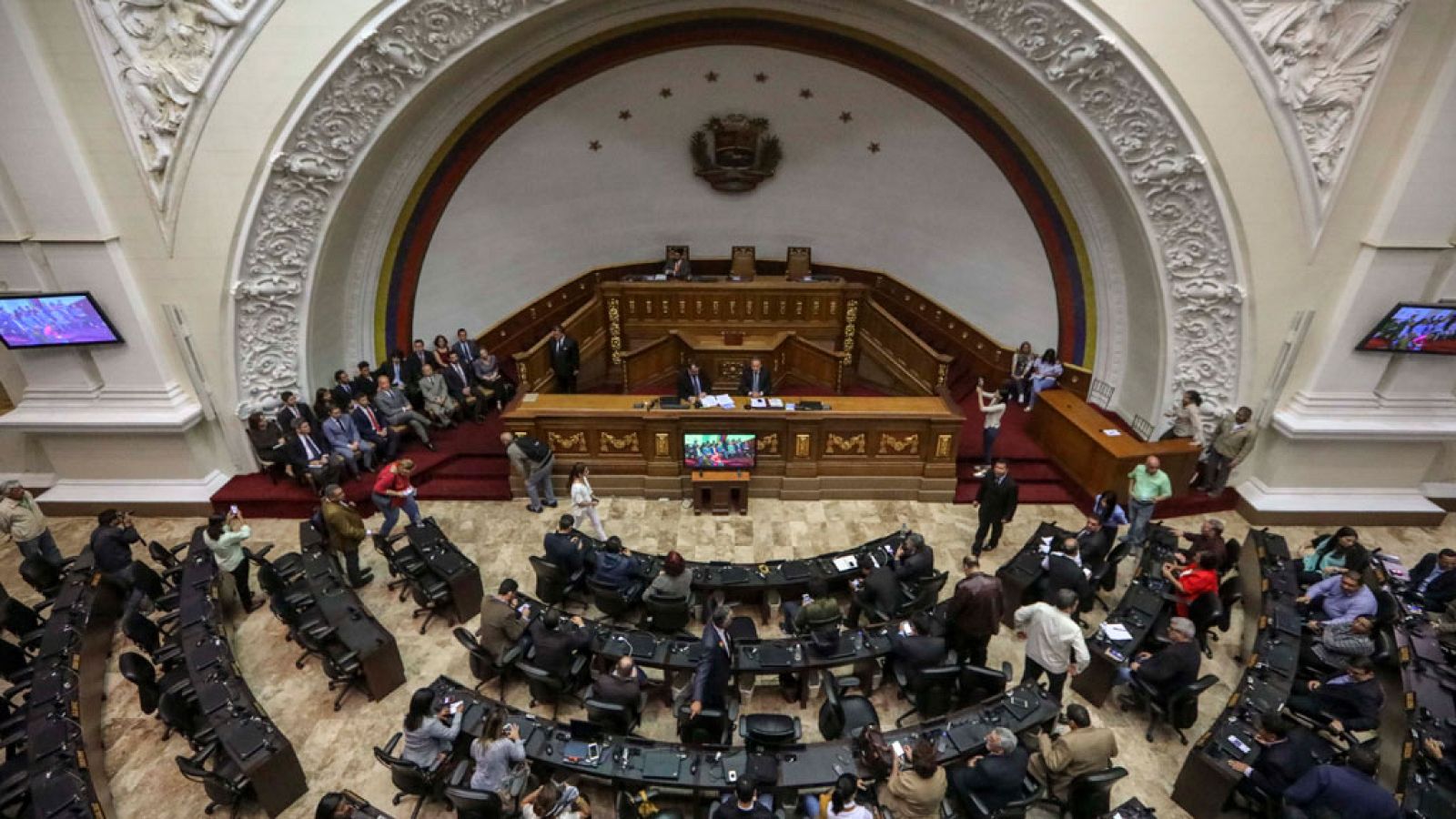 Primera sesión plenaria del Parlamento venezolano | Ver