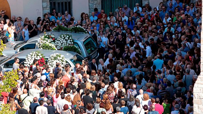 Telediario 1 - Se ha celebrado en Rubí el primer funeral de víctimas de los atentados