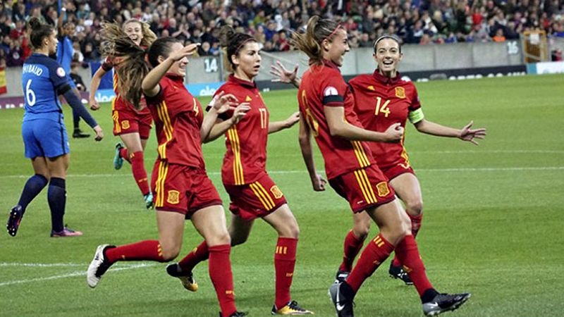 Un gol de Patricia Guijarro en el minuto 90 dio a España este  domingo el título en el Campeonato de Europa Sub-19, culminando la  remontada ante Francia en la final del torneo que se ha disputado en  Irlanda del Norte.