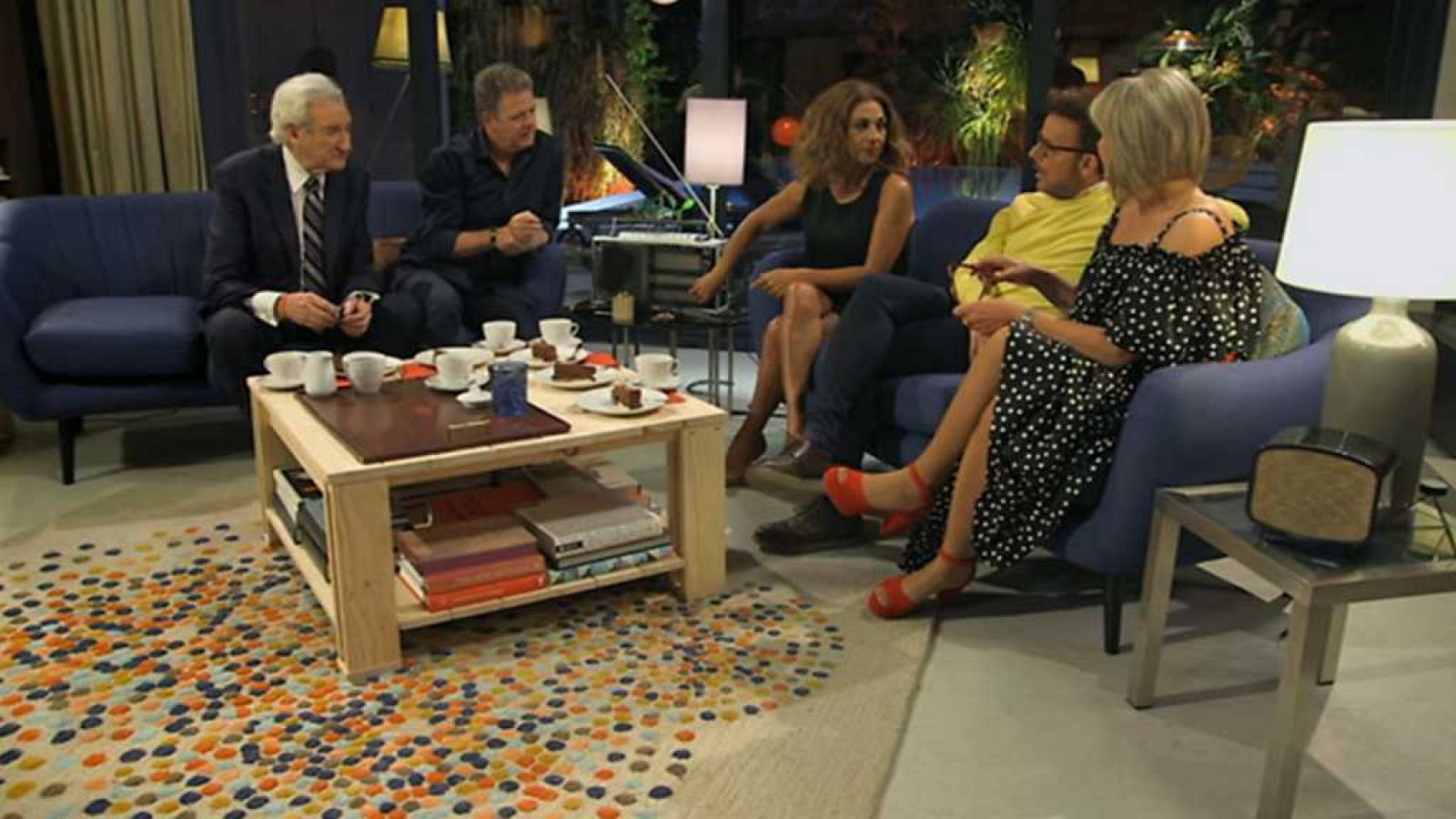 Lolita tiene un plan - Comunicadores - ver ahora