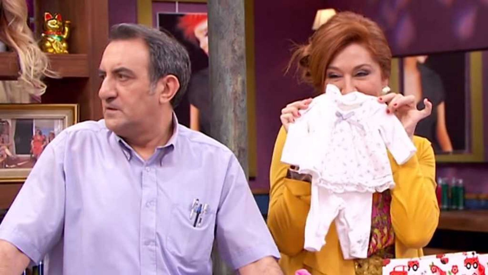 La Peluquería - La familia crece - ver ahora