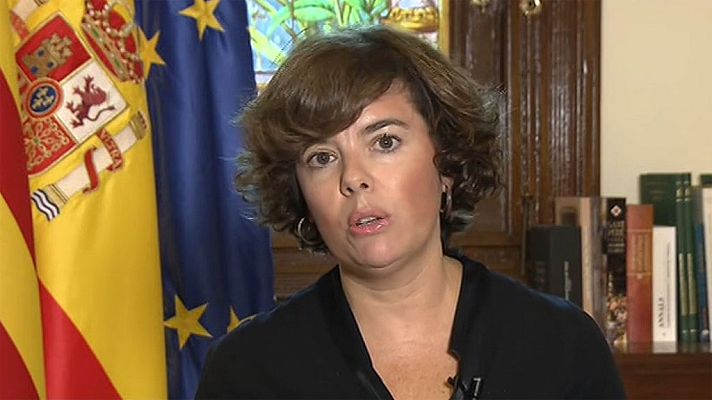 Informativo 24h - Sáenz de Santamaría asegura que Rajoy habló "desde el primer minuto" con Puigdemont tras el doble atentado en Cataluña