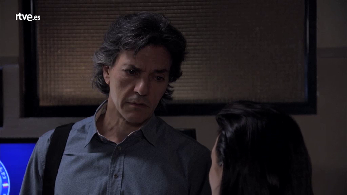 Servir y proteger - Martín siente que Laura ha jugado con sus sentimientos