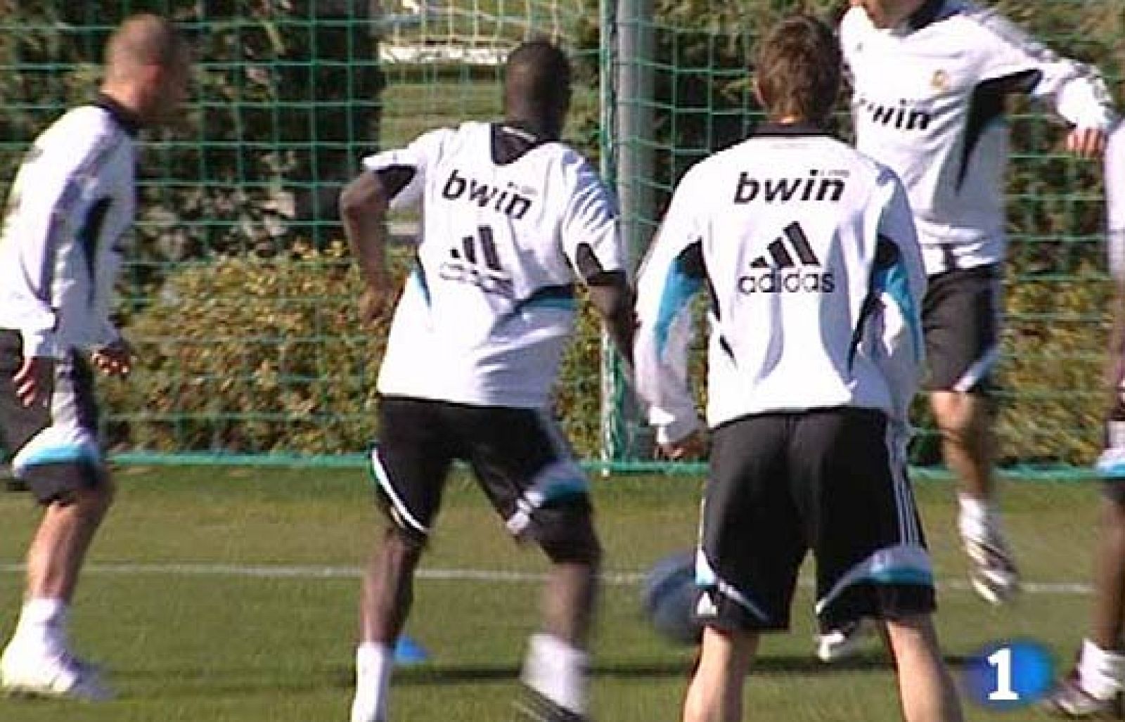 Lass Diarra se ha recuperado de la gastroenteritis que sufría y podrá jugar jugar contra el Betis. El Madrid podría conseguir su novena victoria ocnsecutiva.