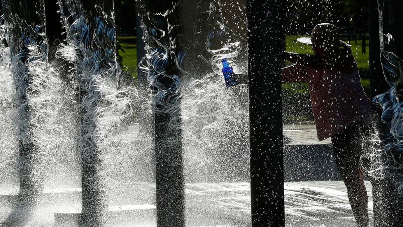 La entrada de un frente dejará lluvias,  granizos y una bajada drástica de temperaturas en el país