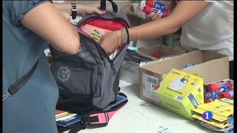 La campanya Motxilla Solidària comença a repartir material escolar entre les famílies més necessitades