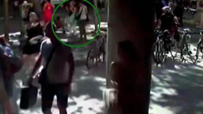 Telediario 1 - Nuevas imágenes del atropello en Las Ramblas