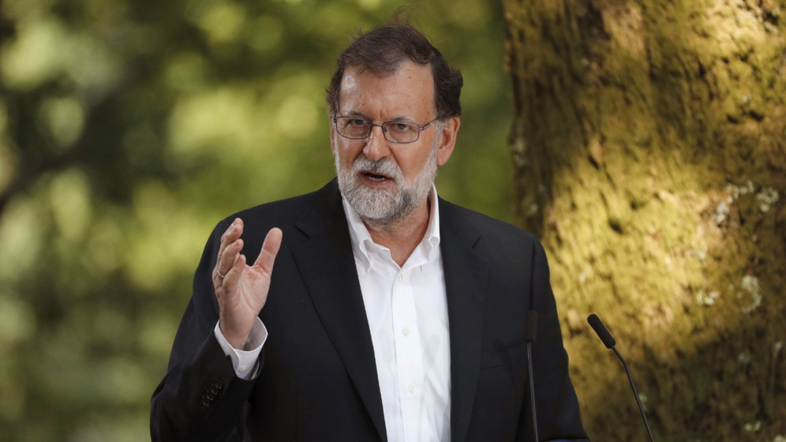 Rajoy le resta importancia a los abucheos recibidos en la manifestación de Barcelona