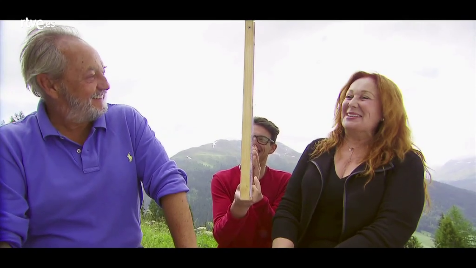 Hotel Romántico - Elías genera un encuentro entre Carlos y Ghyslaine