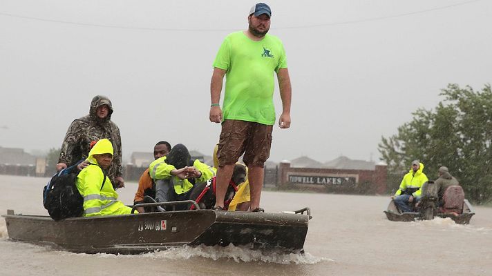Informativo 24h - Trump tiene previsto visitar Texas para comprobar los daños de la tormenta tropical Harvey