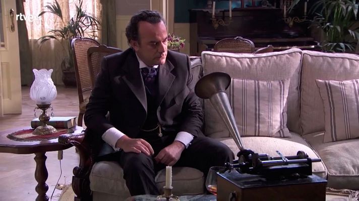 Acacias 38 - Elvira le pide a Don Arturo que vaya a por ella