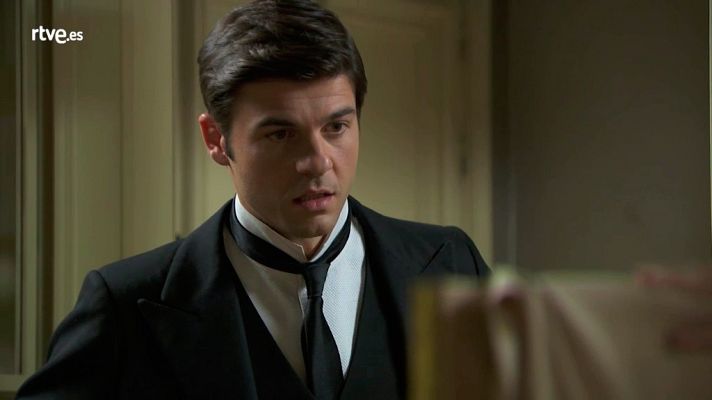 Acacias 38 - Simón ve el cuadro de Elvira