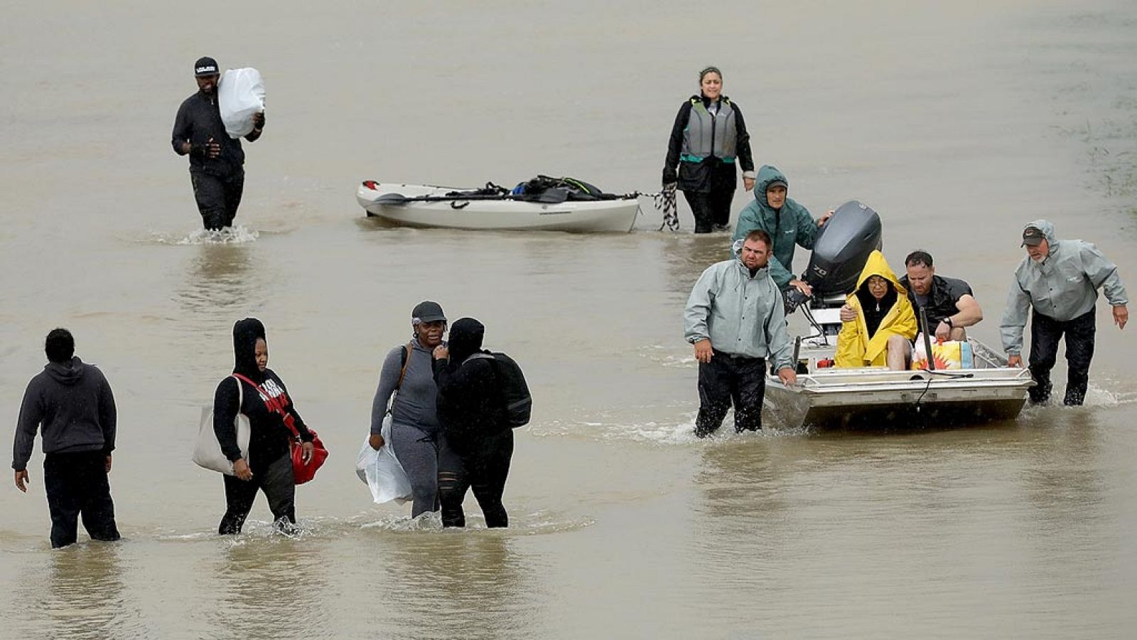La tormenta tropical Harvey aterriza en Luisiana y decrecerá esta semana