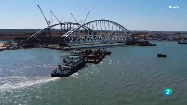 La 2 Noticias - Asi se construye el puente de Crimea