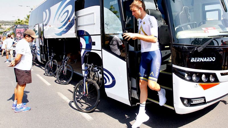 Detenido un pirómano acusado de prender fuego al autobús del Aqua Blue Sport