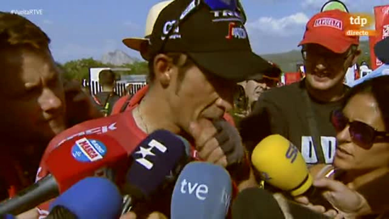 El español Alberto Contador (Trek Segafredo) se mostró muy satisfecho por los segundos que recortó a sus rivales más directos y dijo que el resultado es "un escenario mucho mejor del que se podía esperar en un día como hoy".