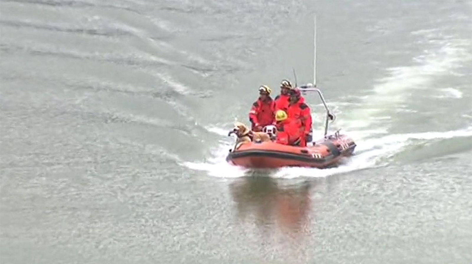 Se intensifica la búsqueda de los dos jóvenes desaparecidos en el pantano de Susqueda por tierra, bajo el agua y desde el aire