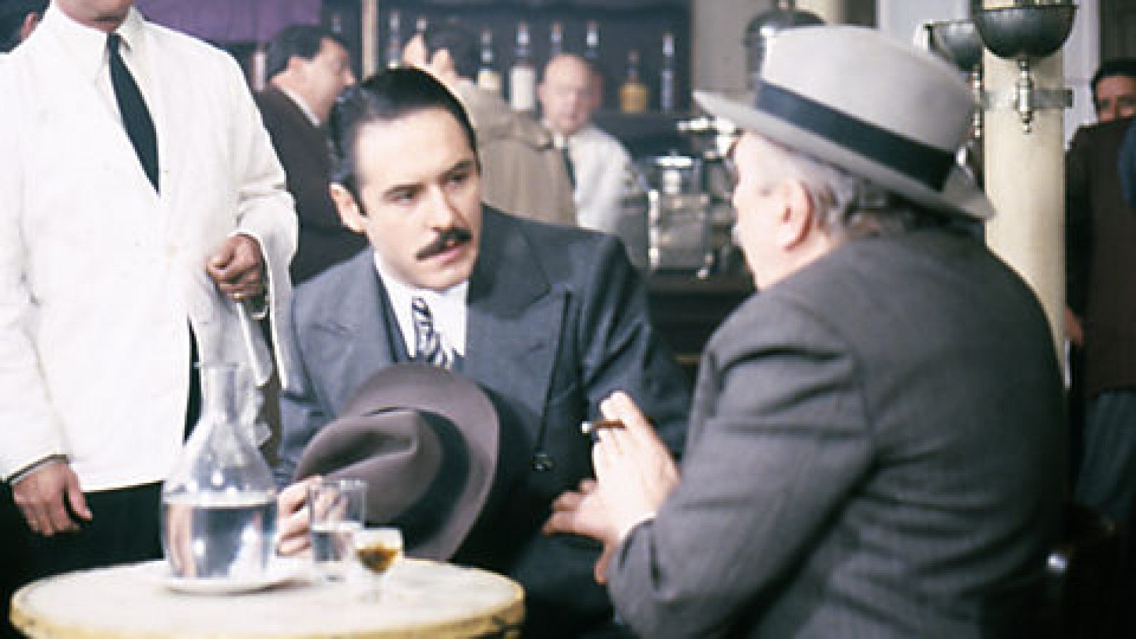 Los gozos y las sombras - Capítulo 1 - ver ahora