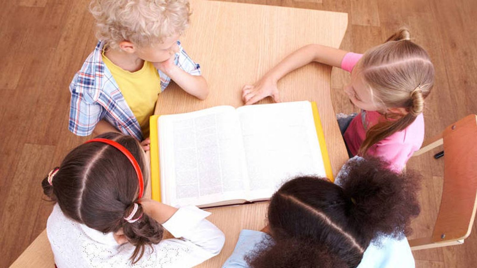 Más de ocho millones de alumnos comienzan el curso escolar a partir de este lunes | Ver