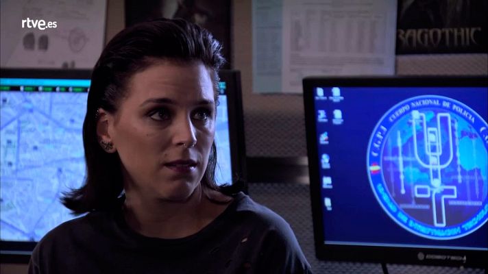 Servir y proteger - Laura no quiere nada con Nacha