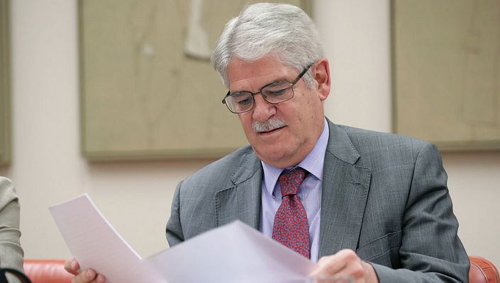  - Dastis defiende la legalidad de su estancia en la embajada de Quito