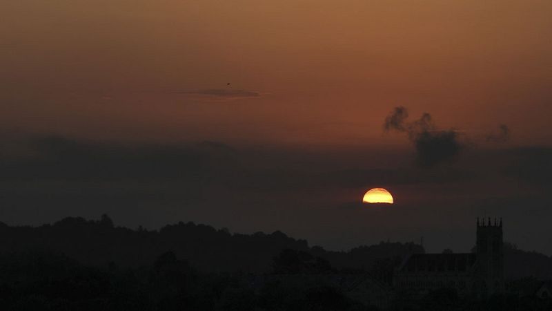 Lluvia en Cantábrico y Mediterráneo y poco nuboso en el resto España