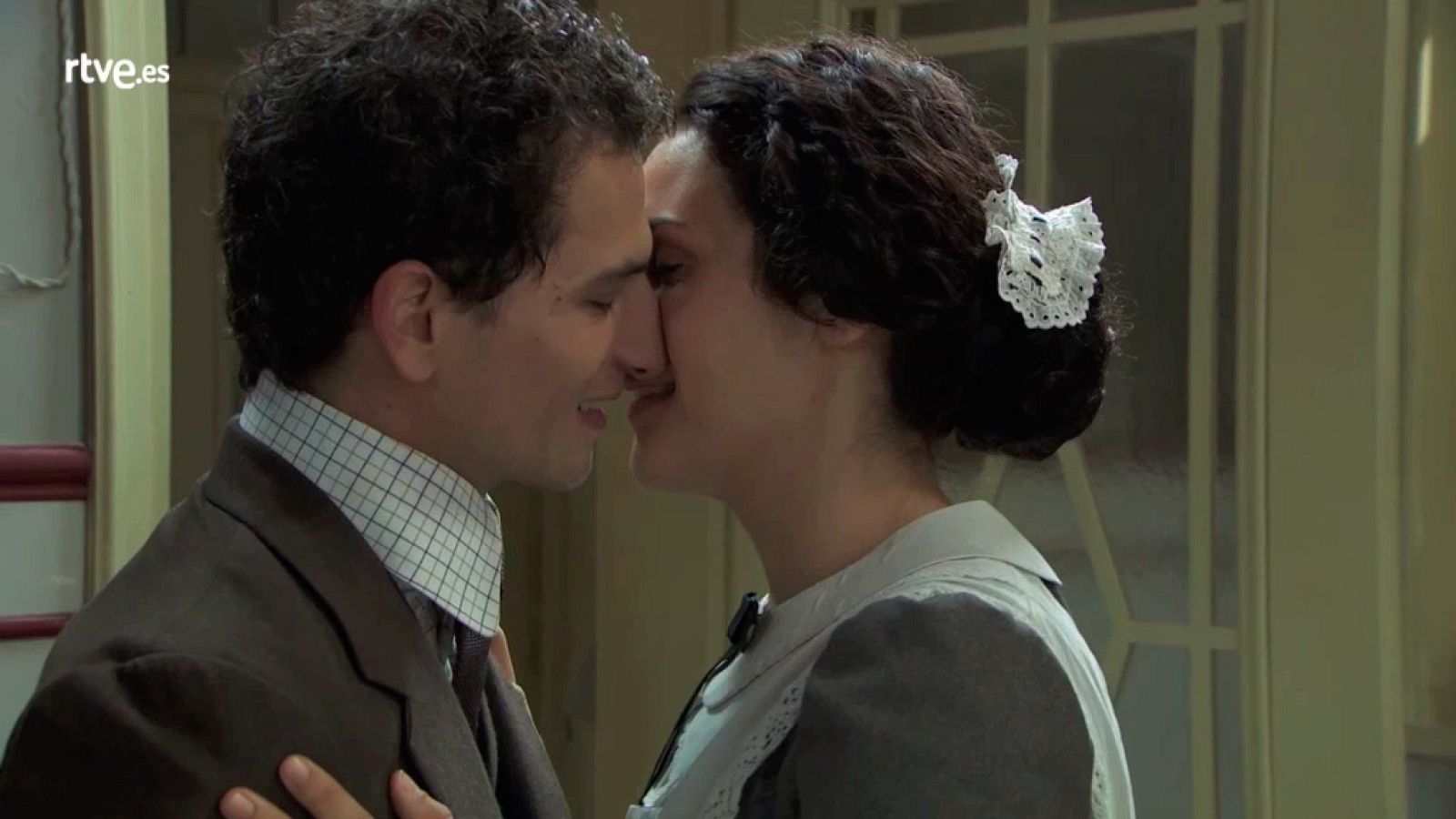 Acacias 38 - El esperado beso de Antoñito y Lolita