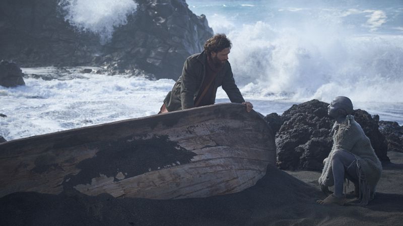 RTVE.es estrena el tráiler final de 'La piel fría', la adaptación de la novela de Sánchez Piñol | Ver