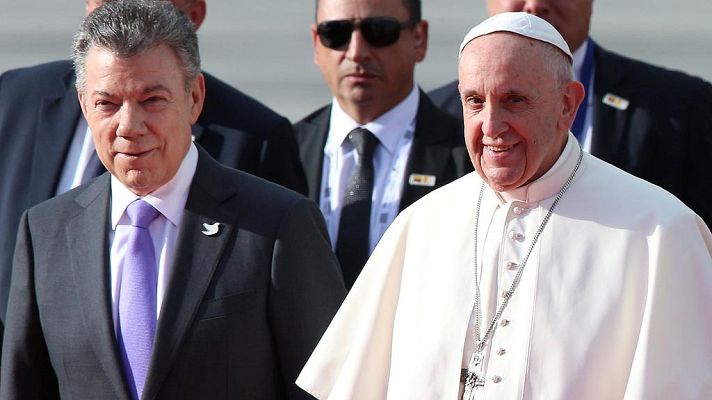 Telediario 1 - El papa Francisco llega a Colombia