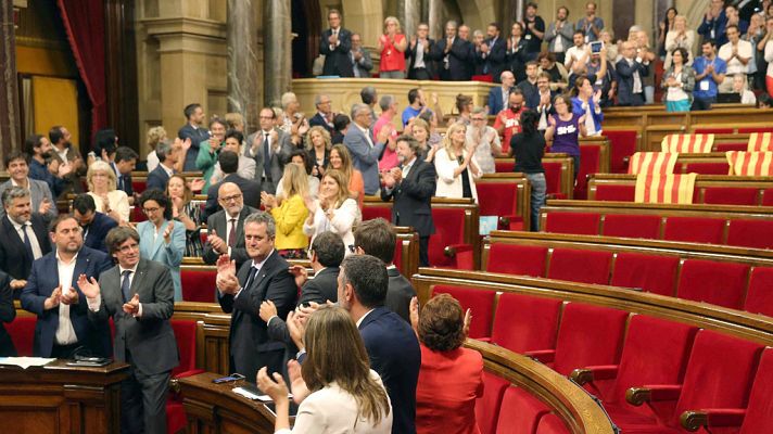 Los desayunos - El resumen de 16 horas de pleno en tres minutos