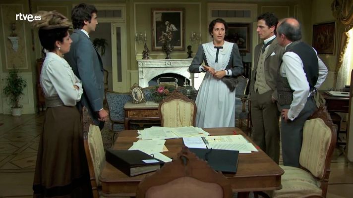 Acacias 38 - Lolita se inculpa del robo de la gargantilla