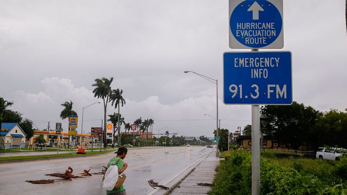 Telediario 1 - Florida ordena evacuar a 5,6 millones de personas ante la inminente llegada del huracán Irma